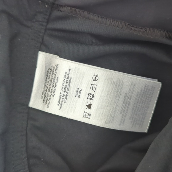 Columbia Women's Black Skort, Size 6 - Picture 3 of 5